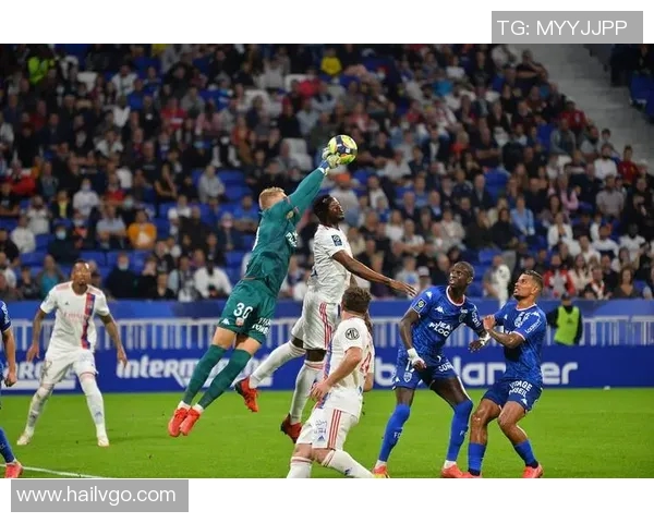 里昂主场迎战摩纳哥四月较量精彩对决期待精彩进球与战术较量 里昂主场迎战摩纳哥四月较量精彩对决期待精彩进球与战术较量