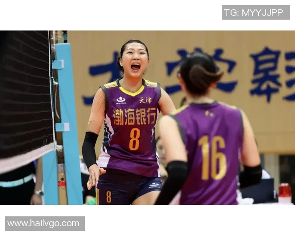 八一女排与天津女排激战正酣谁能在赛场上夺得胜利荣耀