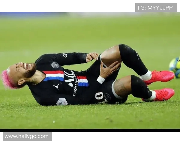 内马尔再度受伤巴黎欧冠之路面临严峻考验