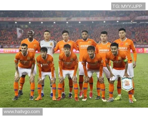 卓尔与建业激战正酣比分悬念迭起引发球迷热议